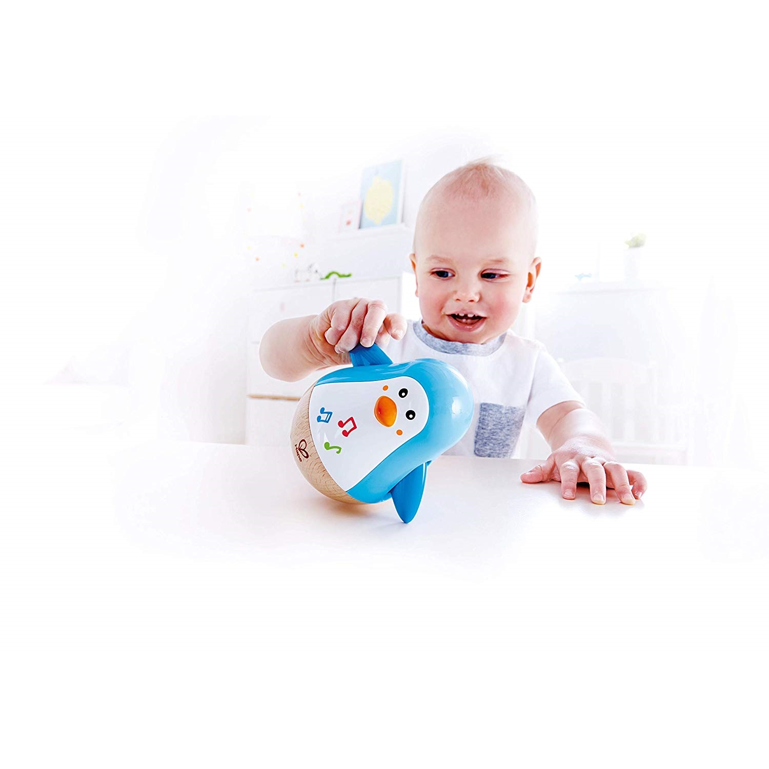 Hape E0331 Stehauf-Pinguin mit Klang